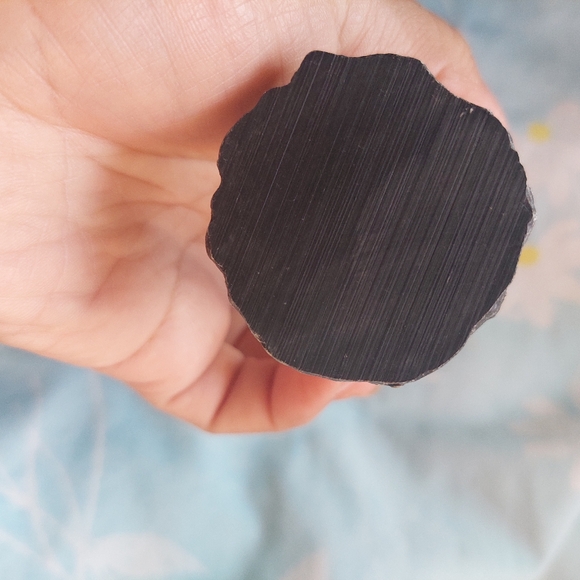 Spooky Skull Aquarium Decor - Picture 3 of 4